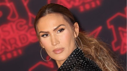 GALA VIDEO - PHOTO - Vitaa : après le cauchemar, elle retrouve le sourire pour un Noël en famille