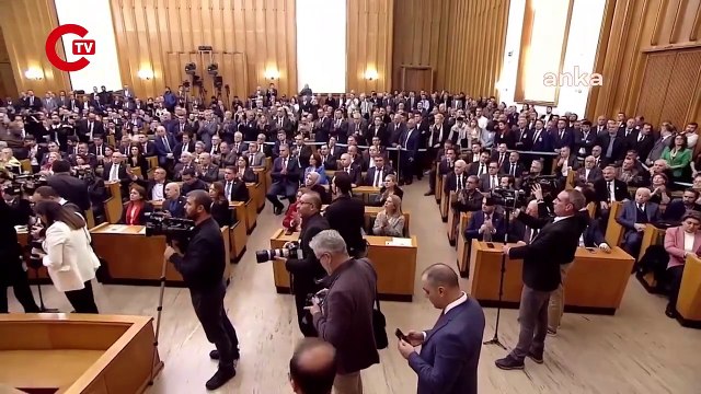 Özgür Özel'den, Devlet Bahçeli'ye çok sert yanıt: 'PKK'nın adını anmayan bir hain arıyorsan, işte Recep Tayyip Erdoğan'ın tweeti!'