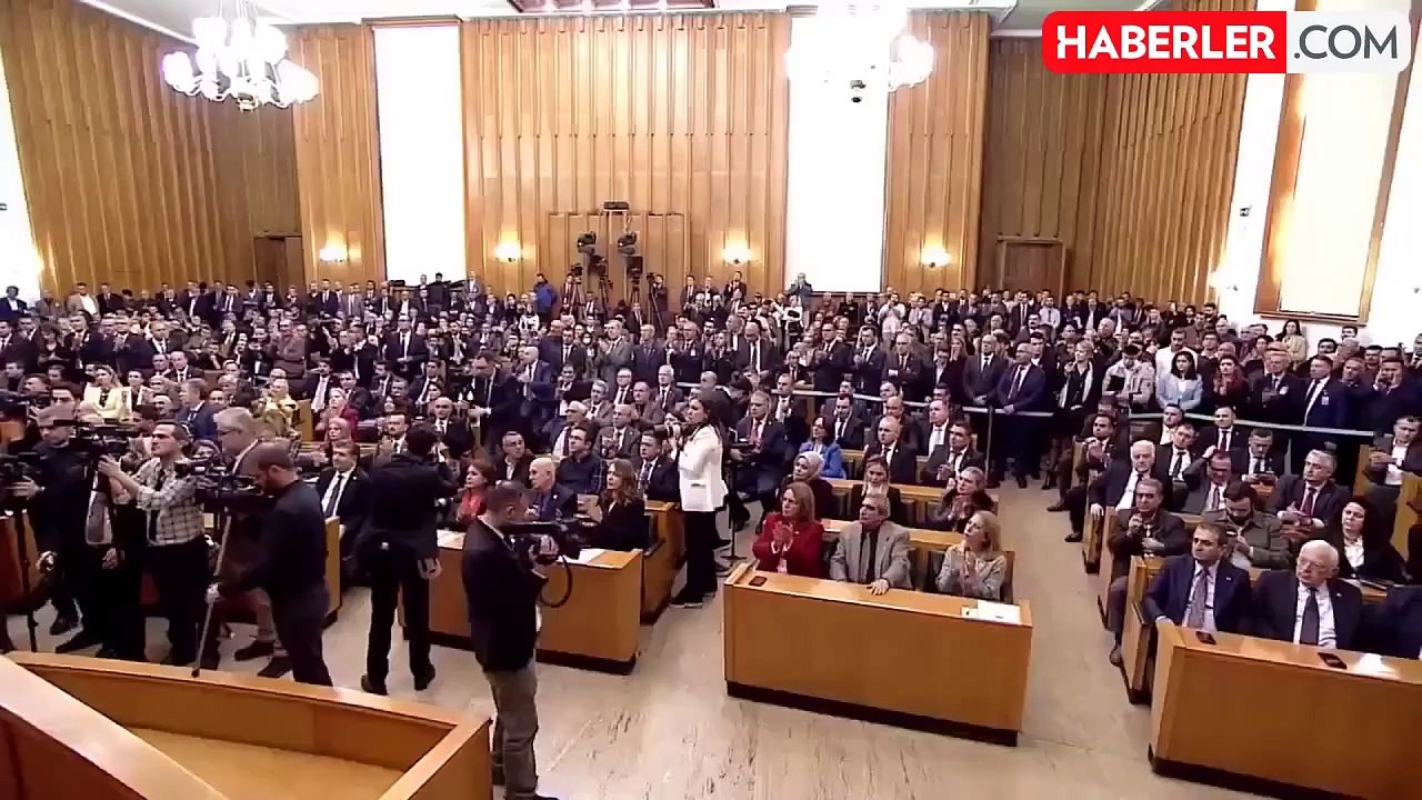 Özel'den Bahçeli'ye çok sert yanıt! Erdoğan ile kendi yaptığı paylaşımını karşılaştırdı