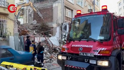 Kadıköy'de bina çöktü Enkaz altında kalanlar var!