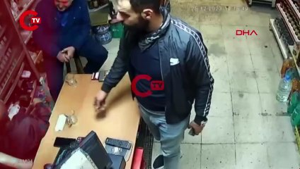 Yer Adana... Silah gösterip masadaki paketten 2 sigara alıp kaçtı