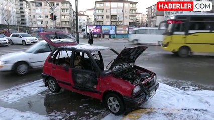 Aksaray'da Otomobil Alev Aldı, Sürücü Yanıklarla Hastaneye Kaldırıldı