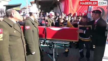 Şehit cenazesinde DEM Parti'ye pankartlı tepki