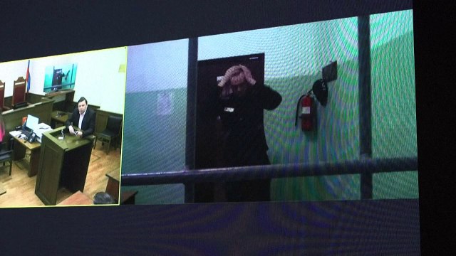 Encarcelado opositor ruso Navalni dice que está bien , tras su traslado al Ártico