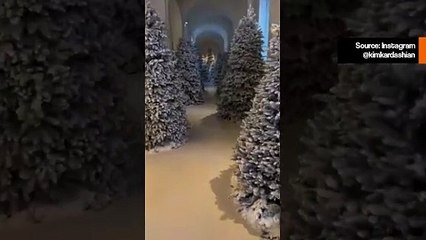 Kardashian-Jenner Perheen Joulun Ilohetki Kardashian-Kartanoissa 🎄