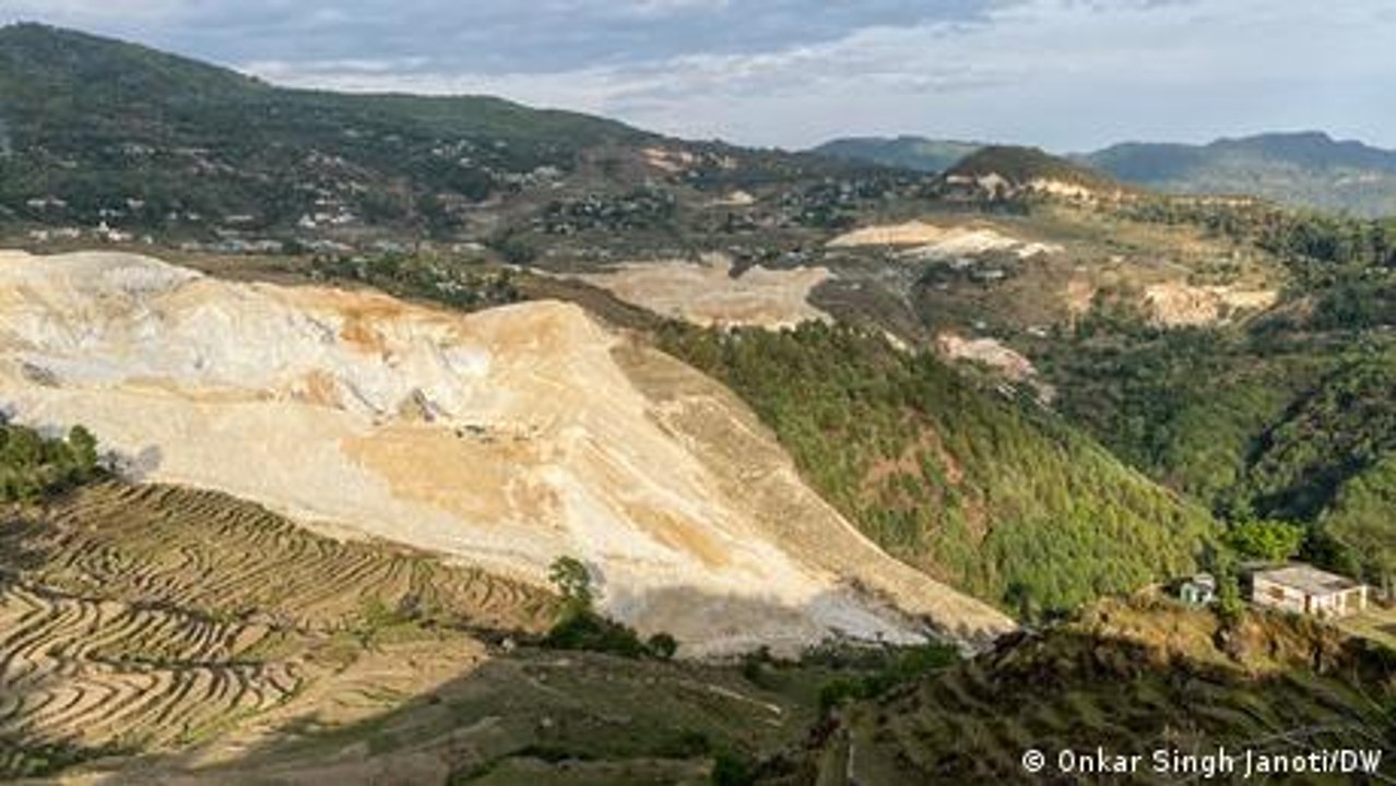 India's soapstone mining industry digs up problems