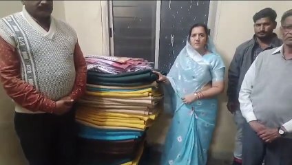रैन बसेरे में दान किए कंबल