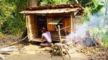 Complete wilderness shelter, Pick wild vegetables and cook smoked fish, Live With Nature - Part 3