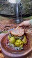 Taş Tencerede Kaburga Kemiğinde Sarmalı Biber Dolması  | stuffed peppers on ribs in a stone pot