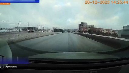 Un routier qui n'en a rien à faire des voitures