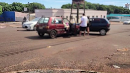 Batida entre Corsa e Uno é registrada no São Cristóvão