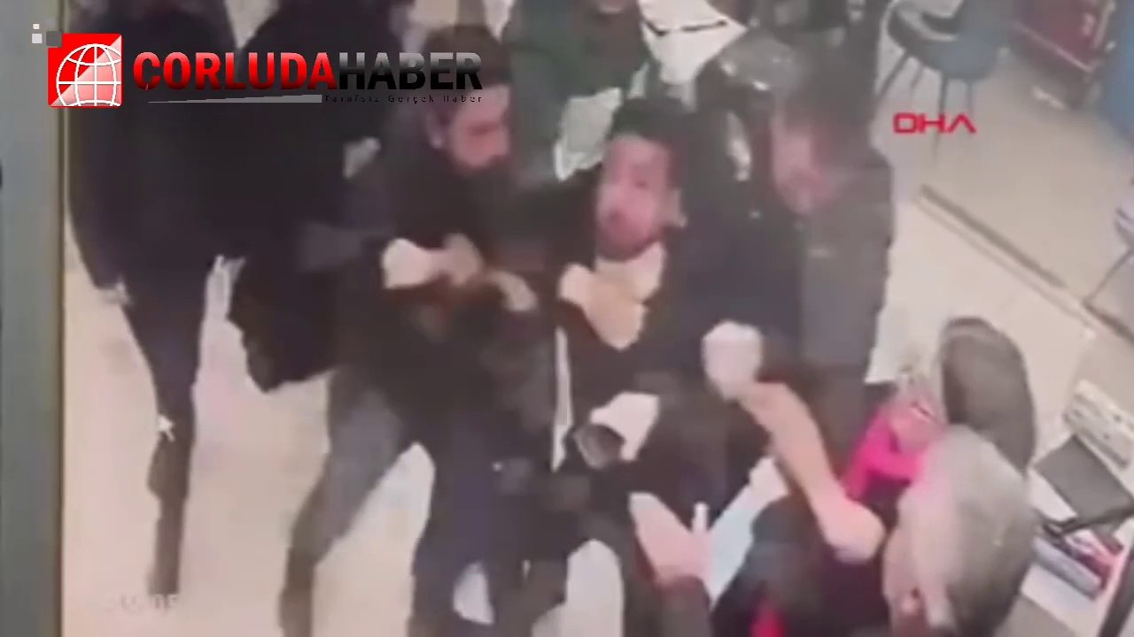 Hasta Yakını Hemşireyi Darbetti; Saldırı Anı Kamerada
