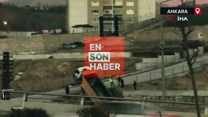 Ankara'da yoldan çıkan kamyon askıda kaldı