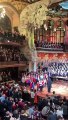 El cant de la Senyera al concert de Sant Esteve al Palau de la Música