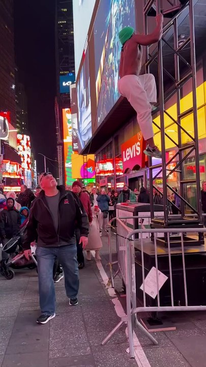 Goku and Baki be like