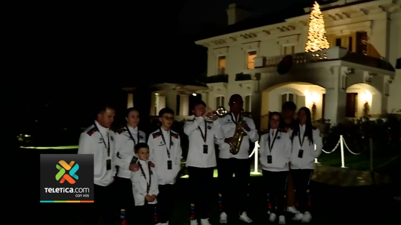 tn7-banda de Zarcero lista para desfile de las rosas-261223