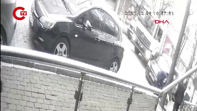 Sürücü, temizlik işçisine tekme tokat saldırdı!