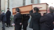 Obsèques de Guy Marchand: l'arrivée du cercueil de l'ancien acteur et chanteur à l'église de Mollégès, dans les Bouches-du-Rhône