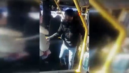 Aldatılan kadın eşini sevgilisiyle minibüste bastı, kıyamet koptu!