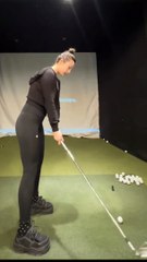 Perfect weight transfer after accurate impact! Pro Noh Joo-young’s iron shot! 정확한 임팩 후 완벽한 체중이동! 노주영프로의 아이언샷!