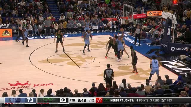 Morant goes big for double-clutch dunk