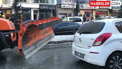 Hatalı park edilen otomobil çalışmalara engel oldu