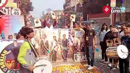 Dunki Public Review: Public react to the latest Shah Rukh Khan and Rajkumar Hirani Film Dunki. After watching the first show in the mood of celebration, people share their honest opinion on the Dunki movie. Taapsee Pannu and Vicky Kaushal are also starred