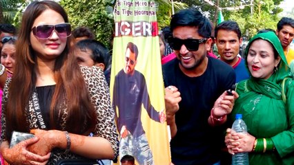 Salman Khan के घर के बाहर फैन्स का लगा मेला, शेयर की अपनी दिल की बातें