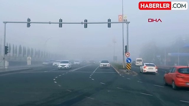 Diyarbakır'da etkili olan sis görüş mesafesini 10 metreye kadar düşürdü