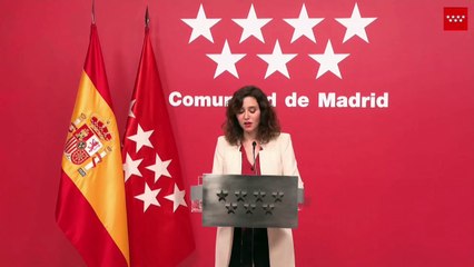 Ayuso llama "comunista" a Sánchez