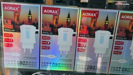 شاهد: الشرائح الالكترونية وسيلة بارعة تمكن سكان غزة من التواصل مع العالم