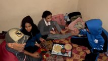 مواطن غزّي يتولى رعاية 3 أطفال استشهد ذووهم في الحرب