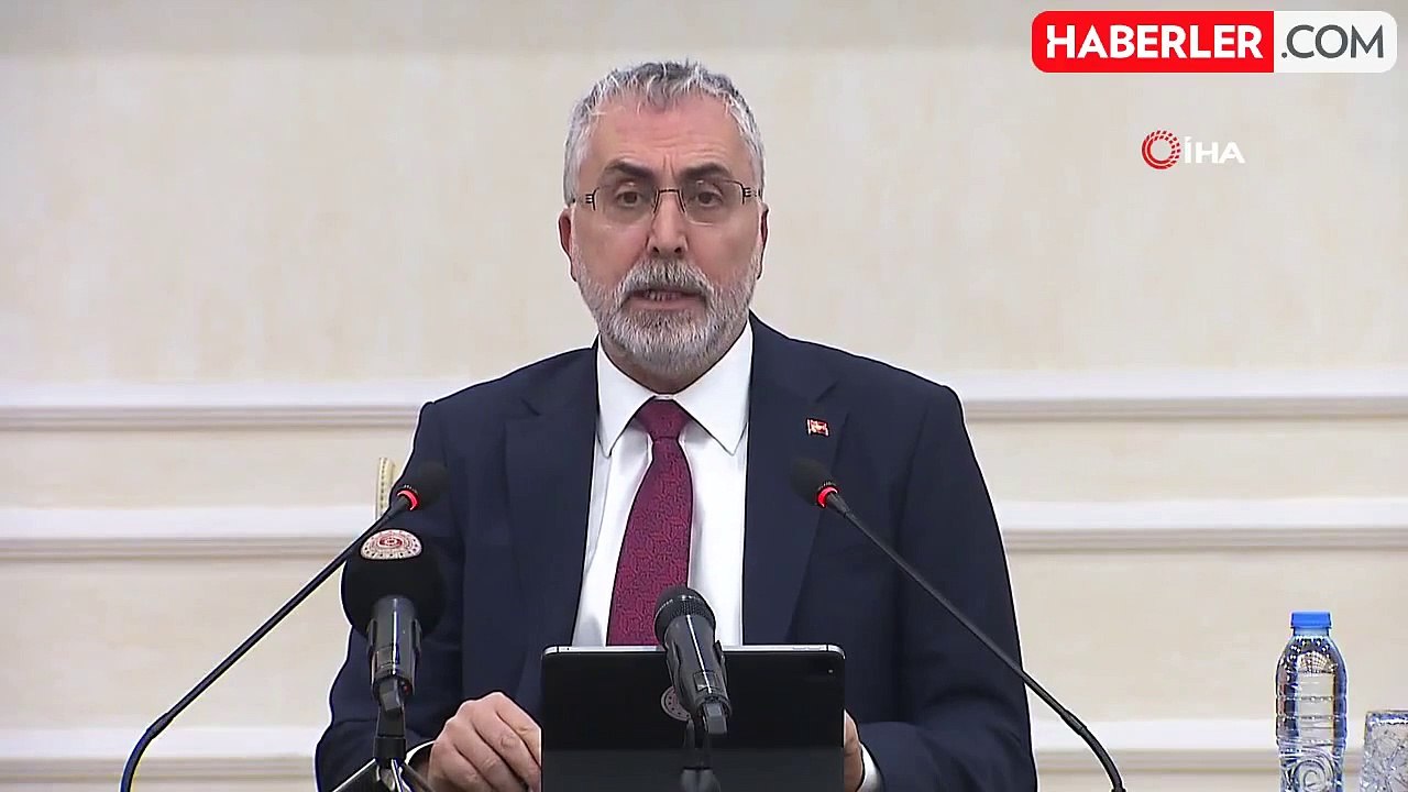 Bakan Işıkhan: "2024 yılı asgari ücret 17 bin 2 lira olarak belirlendi"