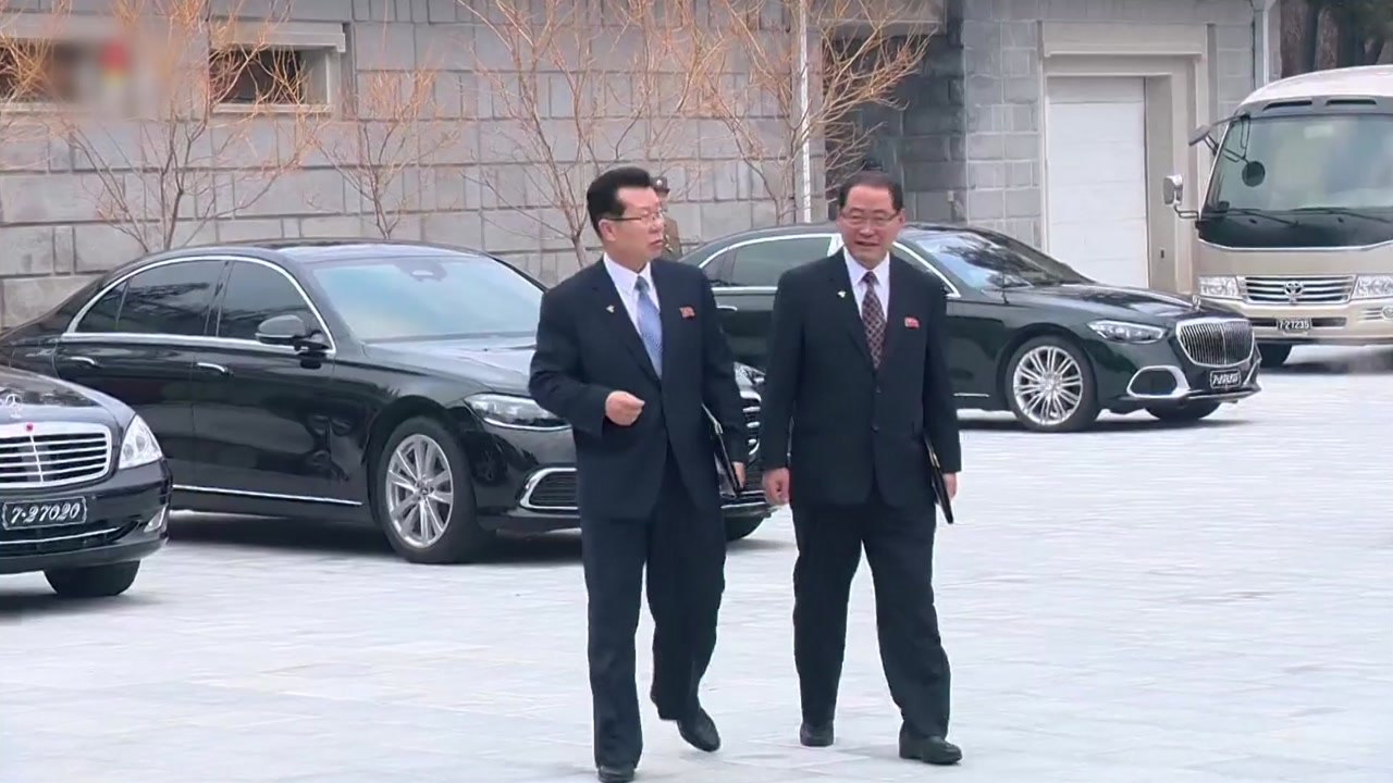 김정은 측근도 벤츠 이용...대북 제재 무력화 과시용? / YTN