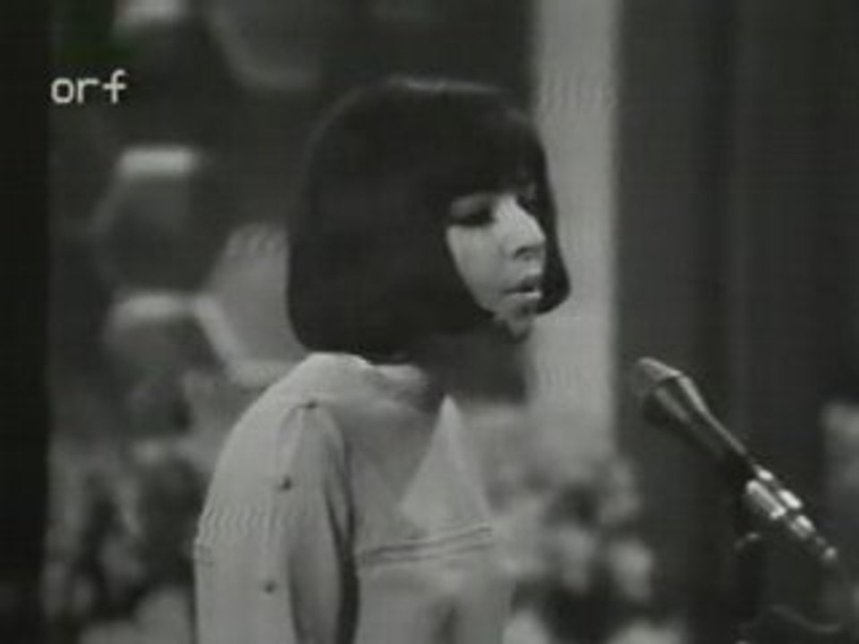 Vicky Leandros - L'Amour Est Bleu