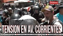 Fuerte operativo policial en la avenida Corrientes