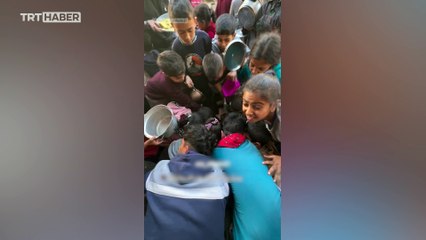 Gazze katliamın yanı sıra açlıkla da mücadele ediyor