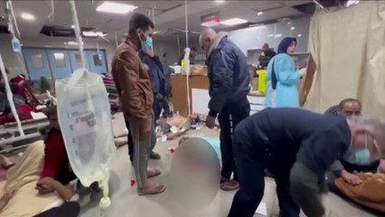 الصحة العالمية تصف الأوضاع الصحية بمستشفى الأقصى في دير البلح بـ"حمام دماء"
