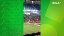 Zico faz gol de pênalti no Jogo das Estrelas e torcida vai à loucura no Maracanã