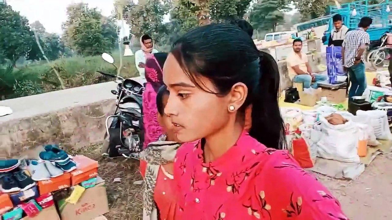 आज बाजार में पोपट _ हो गया