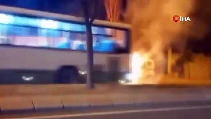 Kayseri’de yanan hafif ticari araç kullanılamaz hale geldi