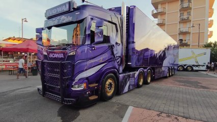 4K Scania R650 V8 _Purple Rain_ VoWa Transporte - Interior Alcantara!