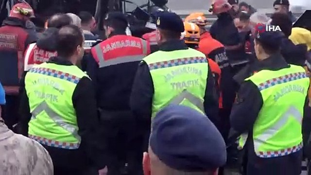 10 kişinin öldüğü, 59 kişinin yaralandığı kazada kapanan Kuzey Marmara Otoyolu 6 saat sonra açıldı