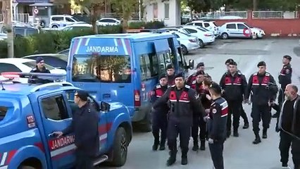 Arkadaşını öldüren şüpheli ve ona yardım ettiği öne sürülen iki kişi adliyeye sevk edildi