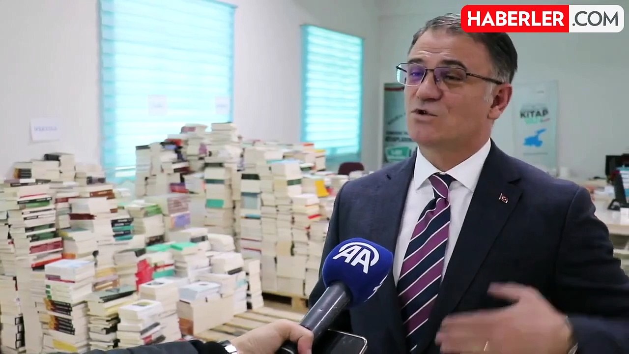 Van'da Öğrencilere Ücretsiz Kitap Dağıtımı