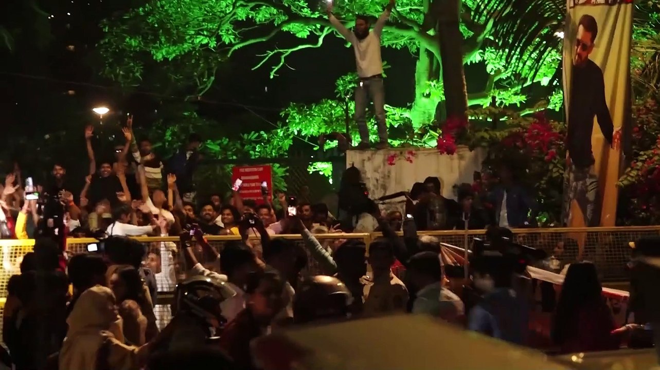 Birthday boy Salman Khan waves at excited fans outside; crowd goes gaga