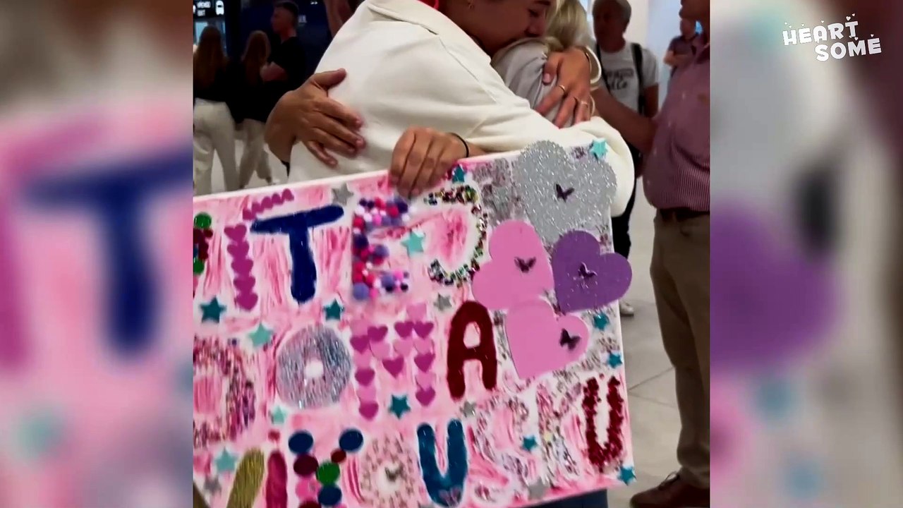 Airport Heartbeats | Touching Moments that Soar Above Expectations!