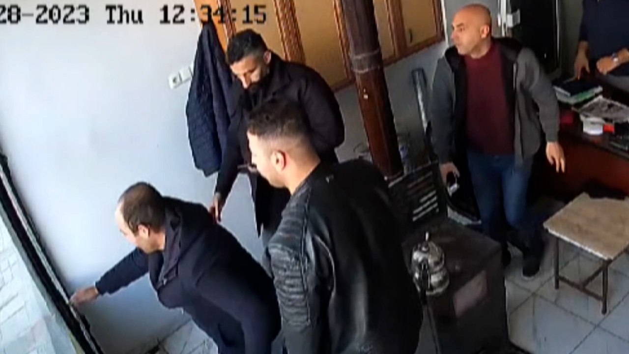 Deprem anı kamerada