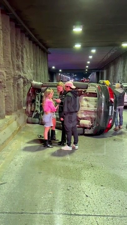 #Preliminar Tres mujeres resultaron ilesas tras volcar en su automóvil dentro del túnel vehicular de la avenida López Mateos, a la altura de la glorieta Minerva #GuardiaNocturna
