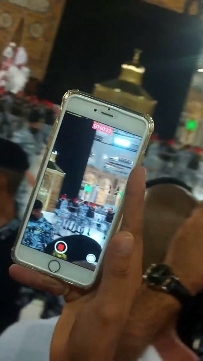 Opening the door of Kaaba️️️️️️ @saudiarabia @makkah @masjidalharam @kaaba